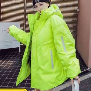 büyük kabarık ceket toptan satış-2022 Kış Kırpılmış Kabarık Kabarcık Boy Ceket Floresan Yeşil Pamuk Gevşek Ceket Parka Kadın Moda Giysileri Büyük Boy