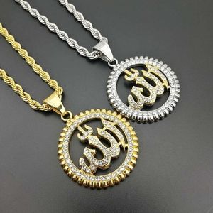 arabische platte großhandel-Anhänger Halsketten Arabisch Muslimische Verzierung Titaniumstahl Farbe geschützt vergoldet Koran wahre Wörter