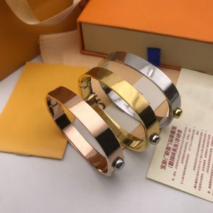 Designer Jewelry Bangle Rose Gold Silver Stainless Steel Luxury Simple Cross Pattern Buckle Love Jewelry Women Mens Bracelets Brand Cart the product is patterned