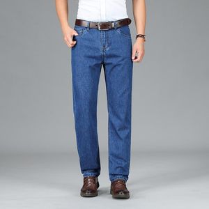 Męskie dżinsy Lato Marka Bawełna Mężczyźni Soft Mid Proste Cienkie Blue Spodnie Męskie Odzież Biznesowa w średnim wieku