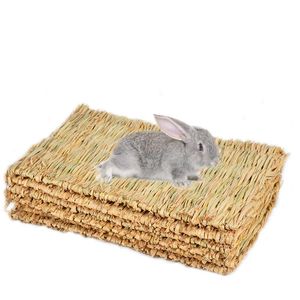doğal hamster yatak toptan satış-Küçük Hayvan Malzemeleri Çim Çiğneme Mat Doğal Yumuşak Hamster House Ginya Domuz Kafes Yatak Pedi Aksesuarları