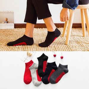 short red socks men venda por atacado-Meias masculinas Red Curto Algodão Respirável Primavera Verão Fino Baixo Corte Boca Raso Negócio Streetwear Moda Casual Barco
