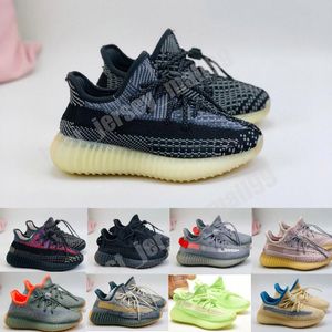 black sports shoes for kids toptan satış-Siyah Gri Karbon Kanye V2 Örgü Nefes Çocuk Koşu Ayakkabıları Erkek Kız Gençlik Çocuklar Spor Sneaker Boyutu