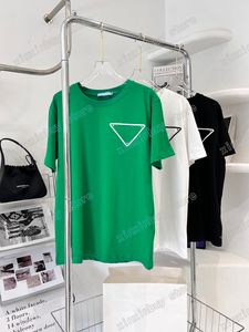 tasche t-shirt design großhandel-22SS Designer T Shirt T Shirts T Shirts T Shirts Dreieck Label Buchstaben Tasche Paris Mode T Shirt Kurzarm T Shirts Schwarzweiß XS L
