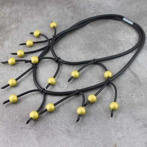 Gul pärla halsband kvinnor halsband smycken gummi rep svart kedja kort choker multicolor bohemia hänge