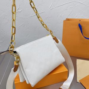 2021 Designer Väskor Luxurys Crossbody Chain Shoulder Bag Coussar Handväskor Mode Forward Women Message Väskor Toppkvalitet Purse Plånbok