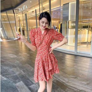 Casual Dresses Silk Crepe de Chine Dress Women s Summer Fashion Floral Oregelbunden Kortärmad