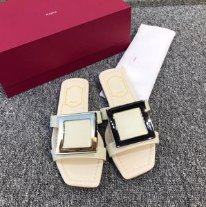 ahşap ayakkabı terlik toptan satış-2022 Marka Tasarımcısı Kadın Terlik Katır Üzerinde Kayma Düz Topuk Rahat Ayakkabılar İngiliz Toka Slaytlar Ahşap Blok Topuklu Yaz Ayakkabı