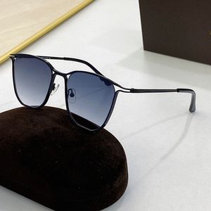 Solglasögon för kvinnor sommar kattögonstil Anti ultraviolett retroplatta Full ram Fashion Eyeglasses Random Box