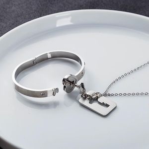 Wholesale key bracelet for couples for sale - Group buy Necklace Key Bracelet Set For Couple His Hers Matching Plated Titanium Love Lock MAEA99 Bangle
