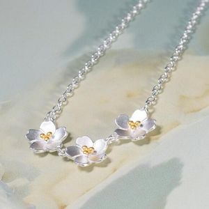 kirschblütenschmuck großhandel-Anhänger Halsketten Koreanische Stil Mode Sakura Blume Anhänger Für Frauen Boho Kirschblüten Aussage Halskette Silber Farbe Schmuck