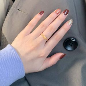 laços de anéis venda por atacado-Designers anel de alta qualidade feminina jóias presente moda luxurys arco anéis de ouro com abertura ajustável jóias versátil namorada presentes estilo muito bom
