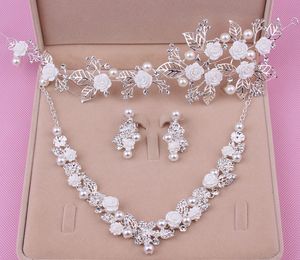 Gratis frakt varm sälja brud smycken mode legering tredelade halsband krona brudtärna klänning bröllop tillbehör shuoshuo6588
