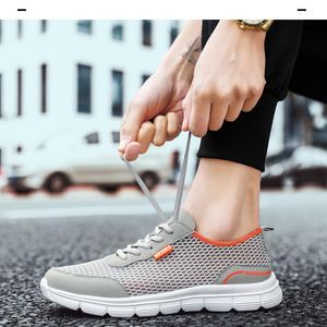 spor iş ayakkabıları toptan satış-Koşu Ayakkabıları Hafif Nefes Erkekler Kadınlar Siyah Beyaz Spor Ayakkabı Düz Dantel Up Tenis Sneakers İş Seyahat