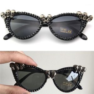 óculos de sol dos anos 80. venda por atacado-Óculos de sol Vazrobe vintage steampunk gato olho mulheres óculos crânio esqueleto punk máscara mulher redonda quadrado retro s