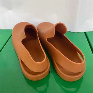 2021 Fashion Girls gummi sandaler högkvalitativa bekväma fötter vackert elegant temperament värd