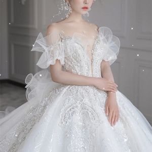 Vit fransk ljus huvudbröllopsklänning Ny brud Princess Super Fairy Luxury Palace Style High end Big Tail Summer
