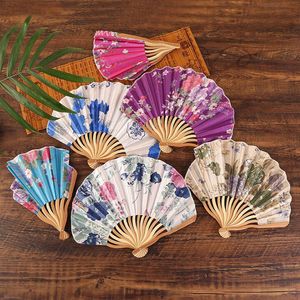 fan şekli toptan satış-Japon Tarzı Bambu Katlanır Fan Vintage Dalga şeklindeki Sıçrama Dans El Fanlar Zanaat Ev Dekorasyon Süsler Hediye Y1359
