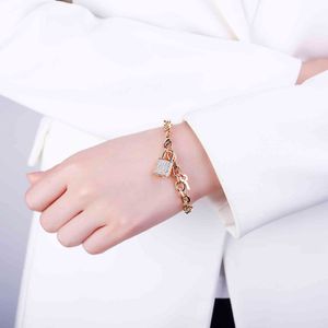 Wholale Jewelry Cubic Zirconia Small Lock key Pendant Charms Bracelet Women Link Chain Gold Sier Lover Lock Bracelet