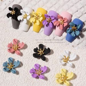 trendy nail arts toptan satış-Nail Art Süslemeleri Adet Paket Renkli Buzlu Çiçekler Trendy Alaşım Metal Manikür Takı Aksesuarları Toptan Bırak