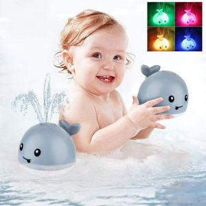 yüzme havuzu topu ışıkları toptan satış-Bebek Banyo Oyuncakları Sprey Su Duş Yüzmek Havuzu Mayo Çocuklar Için Elektrikli Balina Banyo Topu Işık Müzik LED Işık Oyuncaklar Hediye x2