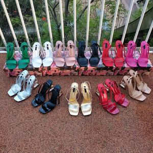 Senaste European Spring and Summer Women s Sandals With Large Gold Button Heel Design High Heels Kvinnor Skor Tillverkad av äkta läder Flerfärgstorlekar