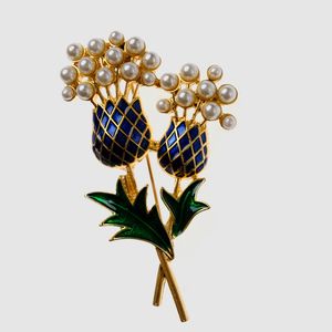 Amorita Boutique Trendy Design Pineapple Flower Broches