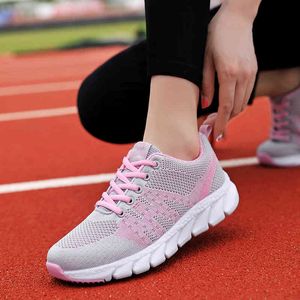 atletik ayakkabılar womens slip toptan satış-Kadın Koşu Ayakkabıları Hafif Dantel Up Sneakers Nefes Örgü Kaymaz Spor Ayakkabı Jogging Atletizm Siyah Sepet Ayakkabı