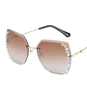 Luxury Diamond Solglasögon Kvinnor Rimless Cut Edge Square Sun Glasses Personlig Gradient Ocean Lens Kvinnlig Eyewear