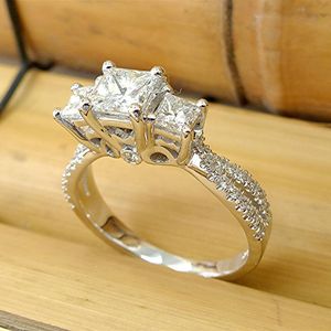 Wedding Rings Huitan Fancy Princess Square CZ Crystal For Women Luxury Engagement Jewelry Fashion Contracted Female Finger
