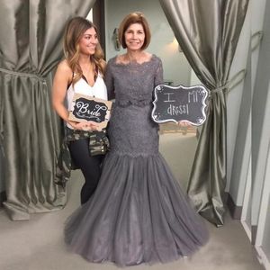 Grey Lace Mermaid Mother of the Bride Dresses Long Sleeve Bateau Neck Floor Length Wedding Party Evening Prom Gowns Modest Design