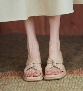kvinnor sandaler tofflor cross rem wedge häl plattform sandal mode slipper paris känd kvinnlig sommar tårta kilar klackar kvadratiska huvud sandalier EU35
