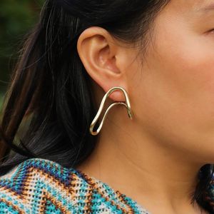 ingrosso nickel free gold earrings-Arrivo per borchie Donne Personalità Gold Orecchini in lega irregolare All Match Fashion Nickel Accessori gratuiti