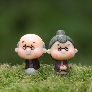 evler evleri toptan satış-Toptan Çift El Sanatları Bonsai Bebek Evi Minyatürleri DIY Eski Büyükanne Peri Bahçe Gnome Hayvanlar Yosun Teraryum Ev Masaüstü Dekor V2