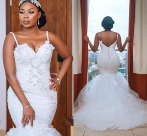 2022 New White Sweetheart Spaghetti Strap Mermaid Wedding Dresses African Arabic Beads Appliques Runched Long Train Bridal Gowns Plus Size BC9777