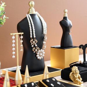 Jewelry Pouches Bags Fashion Metal Display Mannequine Organizer Holder For Necklace Bust Stands Holders Case Rack White Black Resine