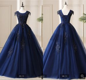 Robe de Soiree Navy Blue Lace Ball Suknia Prom Dress Vintage Cap Sleeve Aplikacje Zroszony Kryształy Party Suknie Dubaj Arabskie Muzułmańskie Kobiety Princess Quinceanera Suknie