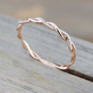 Pierścienie Luksusowe projektant Biżuteria Kobiety Mężczyzna Pierścień Twist Stop Ring Z Crystal Model Nr Ne1057