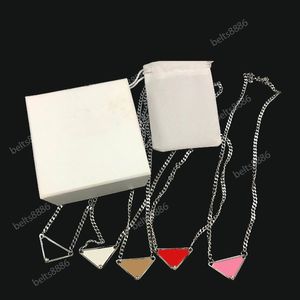 Hip hop smycken strängar halsband underbart inverterad triangel silverkedjan mode för män och kvinnor 5 färg valfri med låda