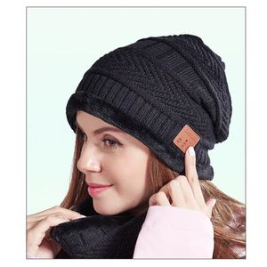 ingrosso testa bluetooth gratuitamente-Cappelli all aperto Bluetooth Beanie con sciarpa ricaricabile a maglia a maglia wireless mani senza fili cappello testa di natale regalo unisex