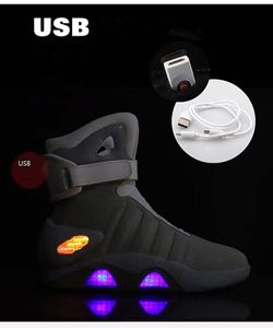 hava mags toptan satış-Büyük Boy US Çizmeler Tasarımcı Otantik Hava Mag Geleceğe Geri Gönderen Glow Karanlık Gri Sneakers Marty McFly LED Ayakkabı Aydınlatma Yukarı Mags Siyah Kırmızı Çizmeler Tasarımcılar Boot ile