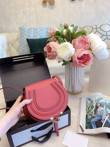Berömd mode design varumärke damer handväskor högkvalitativ vacker axelväska Cowhide Cloe Mini Marcie One Shoulder Cross Body Saddle Bag