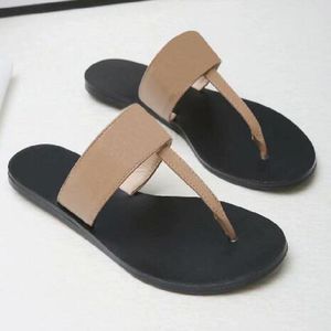 Men Beach shoe Sandals fashion flip flops leather lady Metal Women shoes Flat Ladies slippers Large size Ni Ok IE Chaussures Trainers