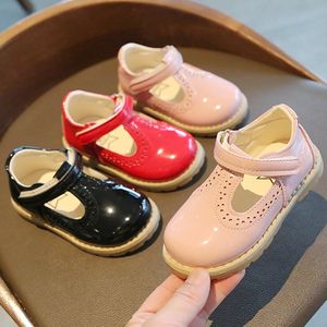 Wholesale girls pink patent leather shoes resale online - Flat Shoes Kids Patent Leather T Strap Fretwork Girls Pricess Red Black Pink Children Dress Non slip Mary Janes