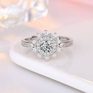 schneeflockendiamantring großhandel-Neue Kreative Mosangshi Schneeflocke Hochzeit Diamant Öffnungseinstellung Dame Ring