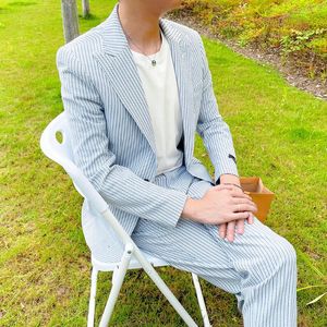 Italienska Seesucker Pin Stripe Suit Två Piece Jacka Pant Koreansk Bubbla Mäns Skinny Rökning Homme Mariage Terno Masculino Passar Blazers