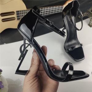 yeni düğün sandaletleri toptan satış-Tasarımcı Kadın Sandalet Parti Moda Deri Dans Ayakkabı Yeni Seksi Topuklar Süper cm Lady Düğün Metal Kemer Toka Yüksek Topuk Kadın Ayakkabı Büyük Boy