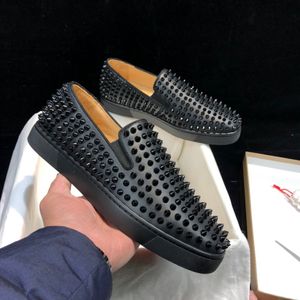 tasarımcı resmi ayakkabılar toptan satış-Kırmızı Alt Rahat Erkekler Tasarımcı Ayakkabı Örgün Balo Akşam Lüks Siyah Perçin Erkek Ayakkabı Streetwear Üzerinde Kayma Artı Boyutu Hızlı Gemi