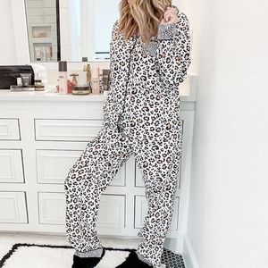 uzun kadın pijama toptan satış-Kadın İki Parçalı Pantolon Bahar Uzun Kollu Pijama Kadın Buz Ipek Moda Leopar Baskı Seksi Pijama Seti Rahat Gevşek Streewear Pantolon Setleri
