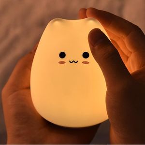 leichte skins großhandel-Nachtlichter LED Licht Silikon weiche hautfreundliche Kitty Klopfen Farbwechsel von Kinderschlafzimmer Atmosphäre Dekor